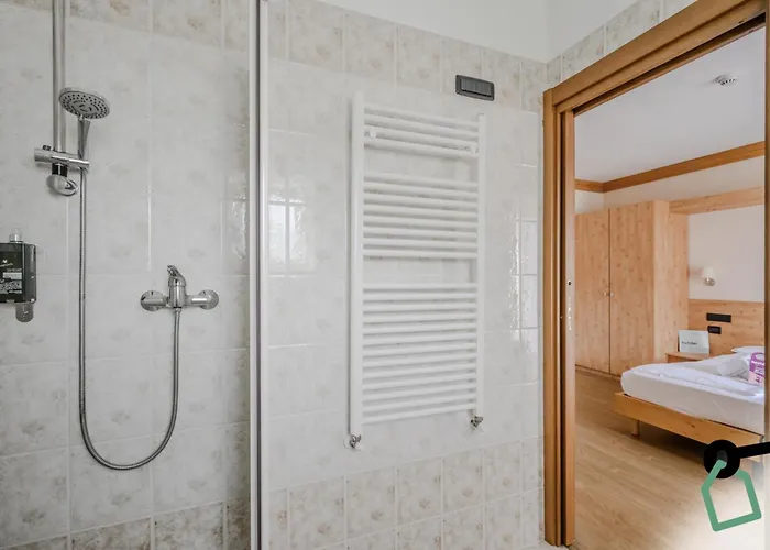 Hotiday Valdidentro فندق بورمْيو